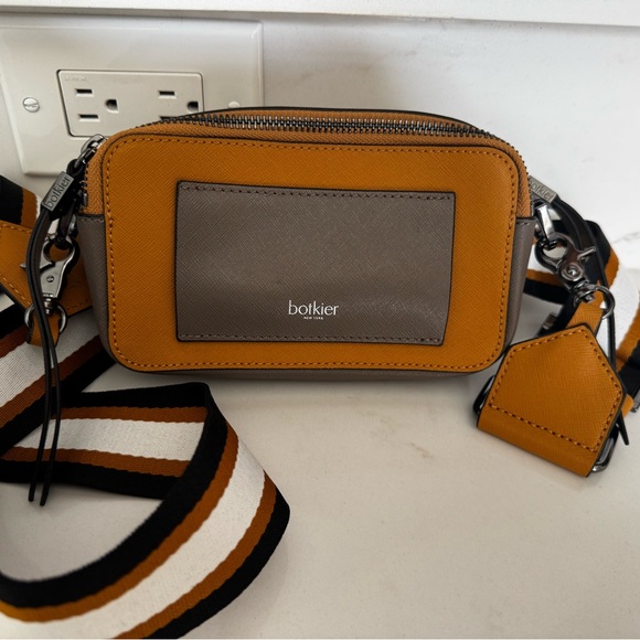 Botkier Handbags - Botkier Crossbody (New Yorker)
